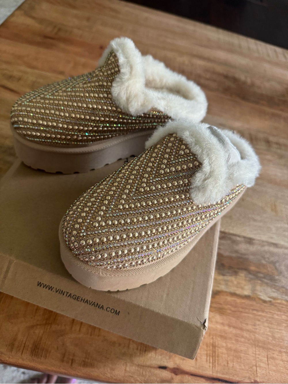 Vintage Havana Kids Gold Rhinestone Faux-Fur Platform Clog Slippers